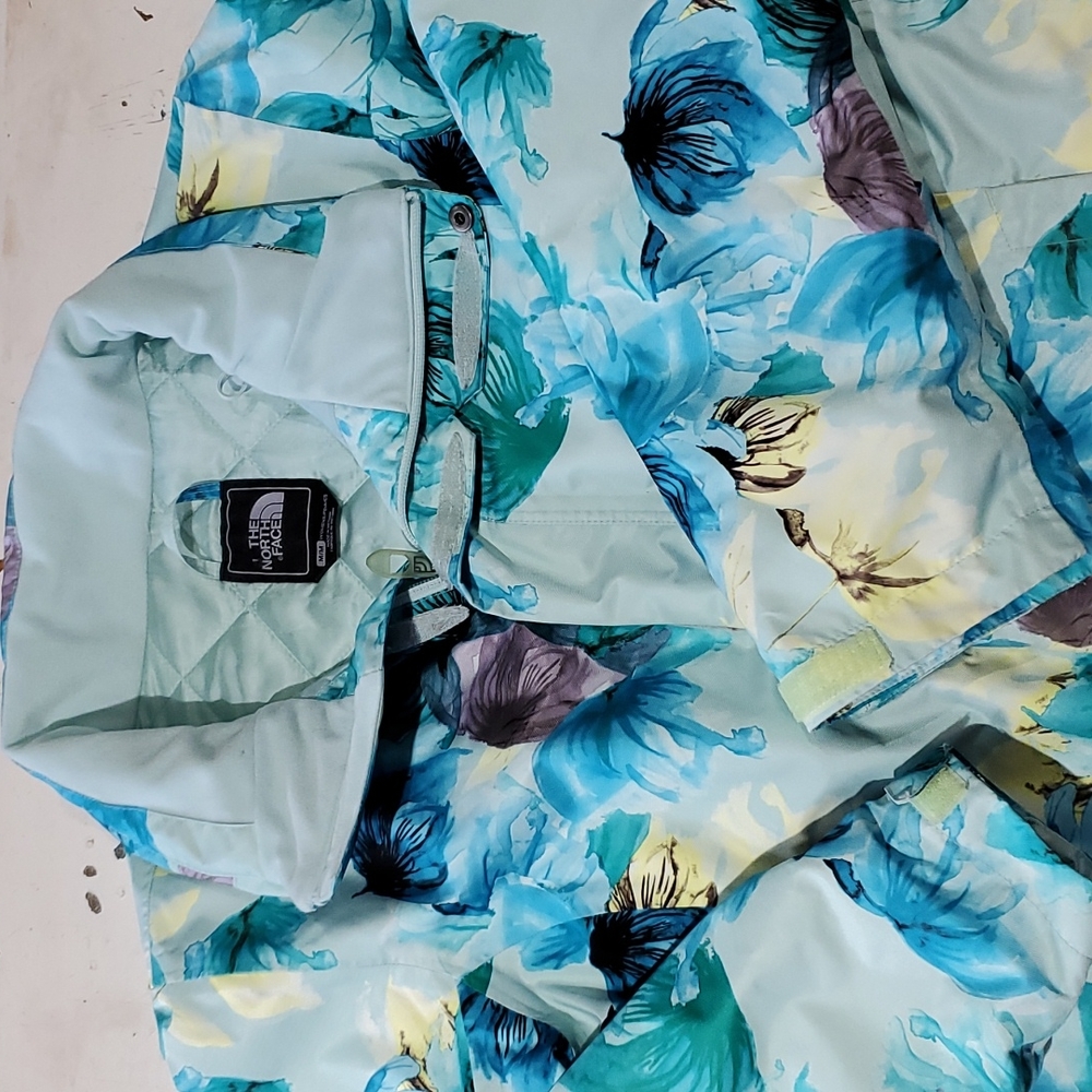 The North Face Floral Ski/Snowboard Coat with Hood, Size Medium